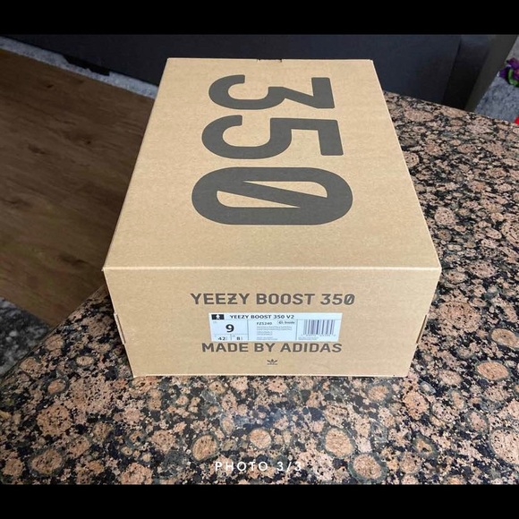 Yeezy Boost 350 - Picture 4 of 4